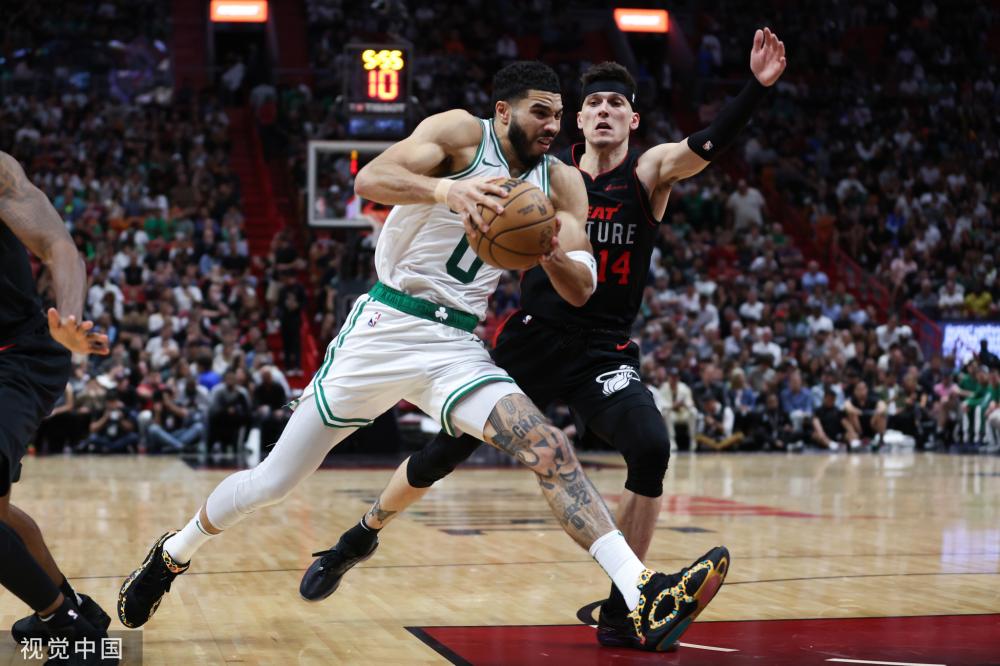 而桑托斯则 而桑托斯则