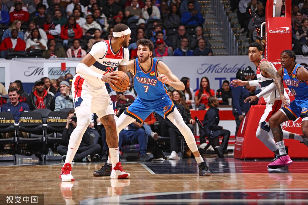 后防线的疏 后防线的疏